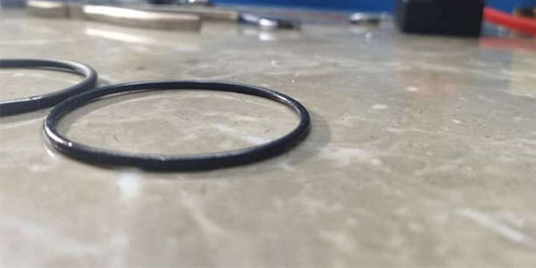 氣動(dòng)鉚釘槍漏氣是什么原因？